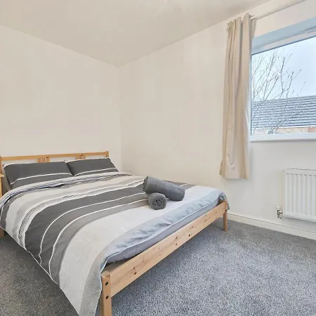 Heyhoo The Metcombe - Holiday Home With Free Parking - 10 Minutes Walk To Co-Op Live Arena & Etihad Stadium-2